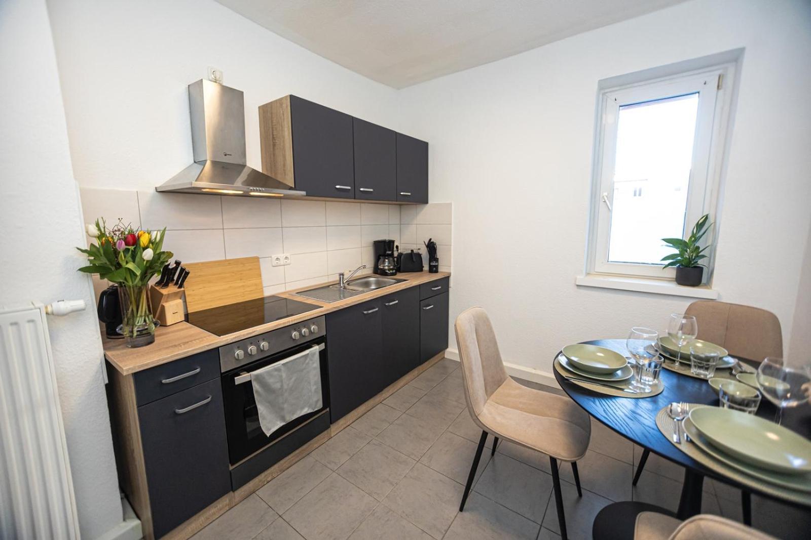 Blossfeld-Apartments Geraeumige Stadtoase Mitten Im Zentrum Mit 3 Schlafzimmern, Gratis Parkplatz, W-Lan, Netflix Jena Exterior foto